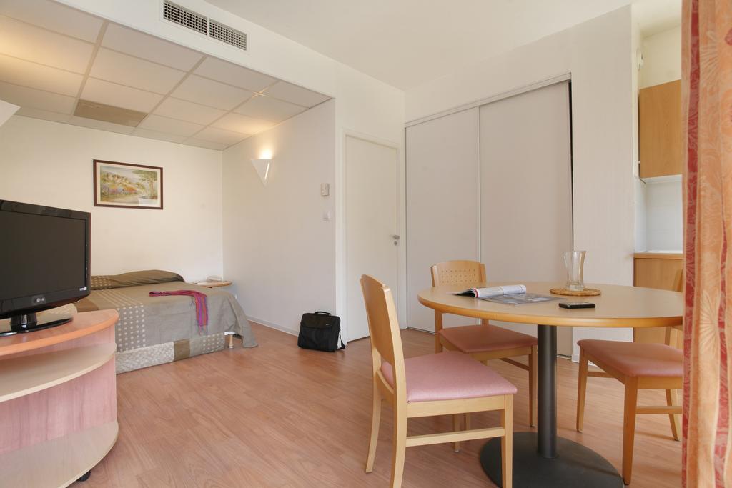 Adonis Toulouse - Appart'Hotel Du Parc Rouffire Chambre photo